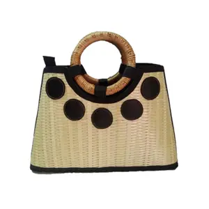 高品质手工编织海草手提包，各种设计和尺寸专门用于暑假