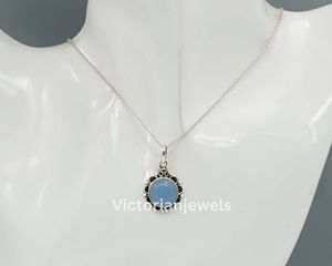 925 plata esterlina sólida junio mes piedra de nacimiento Calcedonia azul con ajuste de bisel colgante de estilo floral - Product Image 3