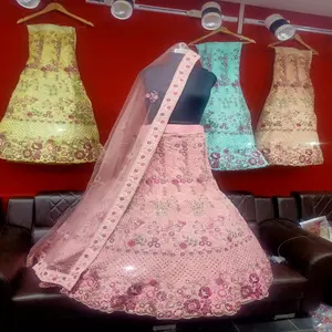 ผ้าไหม Lehenga Choli ปักลายแบบน่าสนใจมีขนาดพอดีและทำจากผ้าคุณภาพสูง