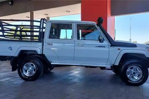 Toyota Land Cruiser Pickup Doble Cabina 6x6 2021 Novedad Lista Para Enviar Caja de Cambios Automática Motor Turbo - Product Image 2