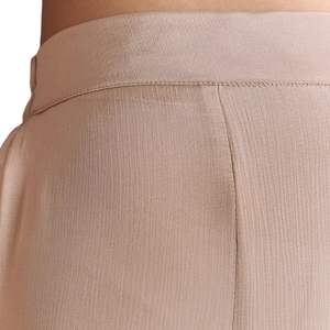 Ensemble chinon kurta gris clair avec moti et cutdana pour réception festive de fête de mariage et célébrations culturelles personnalisées - Product Image 6