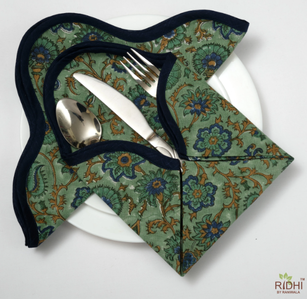 ปราชญ์สีเขียวเยลสีน้ำเงินถั่วลิสงสีน้ำตาล