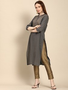 Kurta d'été pour femme en pur coton, coupe droite élégante, longueur genou, col mandarin, manches longues, motifs ethniques, design de jupon - Product Image 4