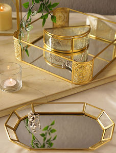 Dernier concepteur Crystal Clear Verre Métal Fait à la main Moderne Design personnalisé Personnalisable Plateau de rangement pour service Motif des coins - Product Image 4