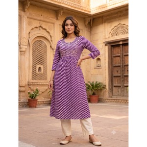 Vestido Anarkali Kurta Morado para Mujer, Estampado Lehriya, Hecho a Mano en India, Cosido en Pakistán, Hecho de Algodón Georgette, Tradicional - Product Image 1
