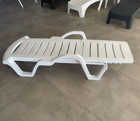 Chaise longue en plastique avec accoudoirs pour hôtel et jardin, chaises longues d'extérieur, piscine, lit de soleil en plastique