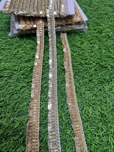 ผ้าลูกไม้ลายดอกไม้ทำมือจากลูกปัดคริสตัลมุกหรูหรา เป็นมิตรกับสิ่งแวดล้อม สำหรับตกแต่งเสื้อผ้าและของตกแต่งบ้าน ลายลูกไม้สีน้ำผึ้ง - Product Image 4