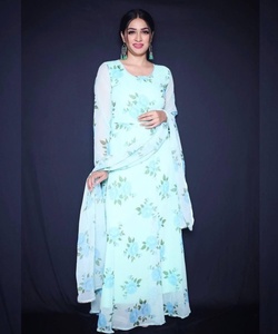 Ropa festiva de bajo precio: vestido de fiesta Georgette de seda con bordado Chinon - Product Image 5