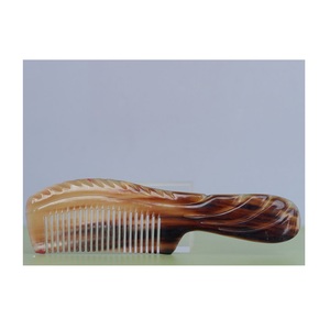 Peine de cuerno, duradero, respetuoso con el medio ambiente, herramienta hecha a mano, acabado liso pulido, excelente para el cuidado natural del cabello y el peinado diario - Product Image 3