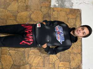 Conjuntos de ropa deportiva para hombre 2025, chándales informales de invierno de cintura alta OEM, sudaderas con capucha gruesas, sudadera con botones, pantalones, marca personalizada oscura - Product Image 4