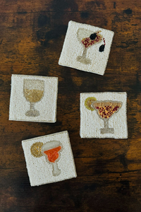 Posavasos con cuentas bordadas artesanales Posavasos diseñados con acento de mesa único para el bar del hogar Posavasos con cuentas de inspiración vintage - Product Image 4