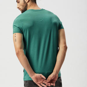 Camiseta Blanca con Cuello Redondo para Hombre, 100% Algodón, Personalizable con Estampado, Camisetas con Diseño de Logotipo Gráfico - Product Image 3