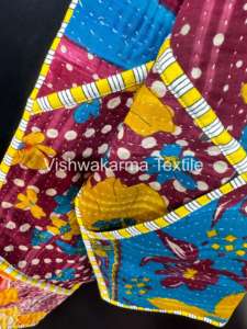 Chaqueta de cuello alto para mujer, estilo vintage Kantha, corta, acolchada, hecha a mano, reversible, ecológica, de patchwork, tejida, para invierno - Product Image 2