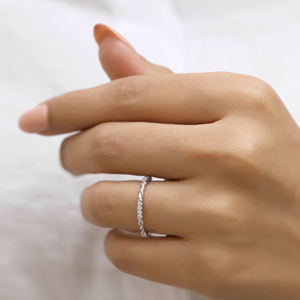 แหวนเพชรแบบเชือกบิดเกลียวแบบมินิมอลสำหรับงานแต่งงานแหวนอัญมณีของผู้หญิงวางซ้อนกันได้และจับคู่ได้สำหรับงานแต่งงาน - Product Image 2