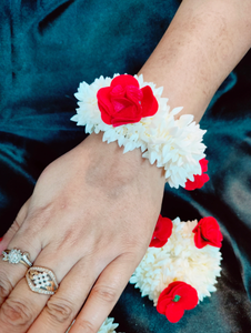 เครื่องประดับผมแบบอินเดียโบราณทำมือสีแดง น้ำหนักเบา สำหรับผู้หญิง ใช้เป็นเครื่องประดับข้อมือสำหรับงานแต่งงาน งานสันจีต และวันแม่ - Product Image 2