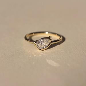 พรีเมี่ยมลูกแพร์ตัดในห้องปฏิบัติการเติบโตเพชรหมั้นแหวนทอง18K เครื่องประดับเจ้าสาวที่สง่างามสำหรับผู้หญิงออกแบบทันสมัยโดยตรงผู้ผลิต - Product Image 3