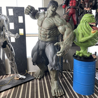 Sculpture personnalisée en fibre de verre du Hulk, super-héros célèbre, statue musclée du Hulk en fibre de verre, sculpture en résine