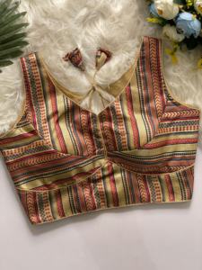 La blusa moderna tiene un material de seda banarasi pesado de varios colores, la blusa Tiene cuello en forma de V y la espalda tiene un patrón sabyasachi - Product Image 5