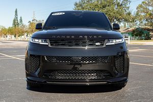 Range Rover Sport SV Edition One 2024 d'occasion en parfait état, faible kilométrage - Product Image 6