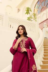 Conjunto Festivo Indio Pakistaní de Kurta, Pantalón y Dupatta |   Ropa Étnica para Mujer Lista para Usar al por Mayor - Product Image 2