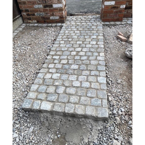 Los adoquines de arenisca gris Kandla de primera calidad proporcionan durabilidad y belleza para cada proyecto de paisajismo a un precio asequible - Product Image 1