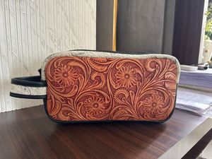 Neceser de viaje occidental personalizado con cremallera de cuero genuino para mujer Kits Dopp - Product Image 4