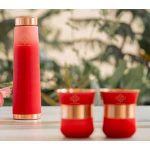 Elegante y Moderno Juego de Bebidas de Cobre Puro de 1 Litro con Forma de Pirámide, 1 Botella y 2 Vasos para Oficina y Gimnasio, Taza de Escritorio Resistente - Product Image 4