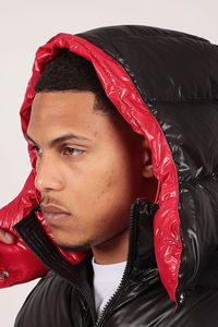 Veste matelassée noire brillante pour hommes Offre Spéciale avec capuche rouge manteau en duvet d'hiver coupe-vent brillant vestes Streetwear isolées chaudes pour hommes - Product Image 6