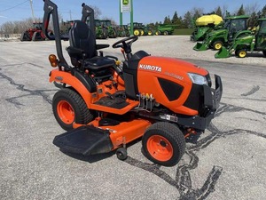 Vente à prix réduit : Tracteur compact Kubota BX23S 4x4 diesel avec chargeur et pelle rétrocaveuse, 23 CV, prêt à être expédié, livraison rapide. - Product Image 6