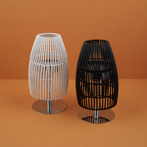 Quemador de incienso de aromaterapia elegante con diseño de rayas de metal con base metálica resistente para uso aromático - Product Image 1