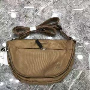 Bolsa de Cintura Deportiva Casual Personalizada de Nailon 2L para Mujer, Marca Lulu, Impermeable, Portátil, con Cierre de Cremallera Ajustable y Desmontable - Product Image 6