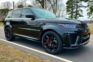 Range Rover Sport SVR 2020 Usado en Excelentes Condiciones, 16,100 Millas, Motor V8 Supercargado de 575 hp, Tracción en las Cuatro Ruedas, Equipamiento de Alta Gama - Product Image 2