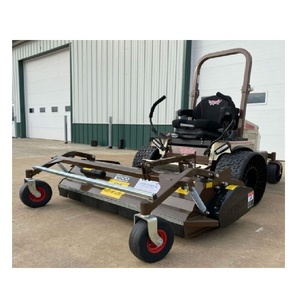 เครื่องตัดหญ้ารุ่น Commercial grade Grasshopper 900D มาพร้อมกับเครื่องยนต์ดีเซล Kubota ขนาด 1.3 ลิตร และยางล้อลมขนาดกว้างพิเศษ 4 เส้น - Product Image 2