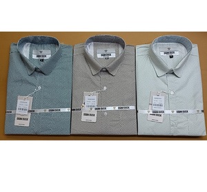 Chemise à manches longues en tissu léger et doux pour homme, offrant un confort tout au long de la journée au travail ou en voyage - Product Image 1