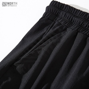 Shorts de bain décontractés pour hommes, tendance, vente en gros, service OEM, fabrication sur mesure, polyester/coton noir uni, cordon de serrage, design tendance - Product Image 4