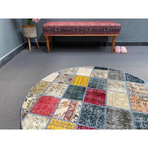 พรมวินเทจตุรกี ทรงกลม ขนาด 4x3.9 ฟุต (122x120 ซม.) พรมขนสัตว์สีแดงลายปะติด - Product Image 4