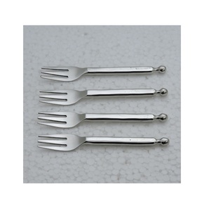 Ensemble de fourchettes en acier inoxydable de 4 pièces design pour le marché international vente à chaud produit de fantaisie design de portails modernes en acier inoxydable - Product Image 1