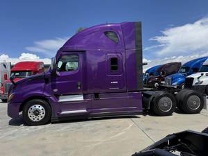 Used 2023 2024 Freightliners Cascadias 126 Sleeper Semi Truck 72 Raised Roof Sleeper Detroit 455HP 12 Speed Dt12 Automatic - Product Image 6