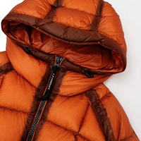 Ventes en gros à bas prix, conception personnalisée OEM, veste matelassée à capuche chaude d'hiver, veste décontractée en duvet de canard blanc de qualité supérieure, doudounes de luxe