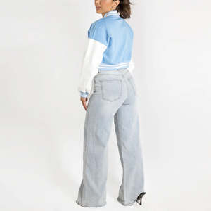 Veste universitaire en laine utilitaire d'automne mince et élégante pour femmes, coupe carrée, patch brodé personnalisé, fabricant de coton conçu - Product Image 5