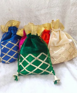 Monedero de terciopelo real tradicional para bodas Shagun Indian Wedding Favor Bag Cordón para Año Nuevo Navidad Graduación Retorno - Product Image 4