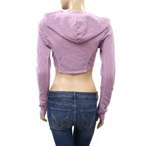 Top corto informal en blanco personalizado OEM de fábrica, Sudadera con capucha para mujer, Top corto estampado para mujer, sudaderas con capucha recortadas para mujer - Product Image 6