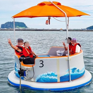 Barco de <span class=keywords><strong>Donut</strong></span> eléctrico personalizado en stock, barco de barbacoa flotante inflable con mesa de parrilla de acero y almacenamiento de enfriador impermeable - Product Image 2