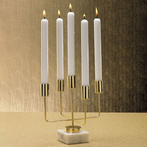 Bougeoir en métal et marbre décoratif pour la maison de designer Finition en béton Pot à bougie unique à 5 bras et support Couleur or Fait à la main - Product Image 2