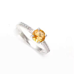Anillo de estilo clásico de Plata de Ley 925 sólida con piedra Citrina de corte redondo para fiesta de compromiso de boda o aniversarios de regalo - Product Image 1
