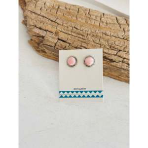 Boucles d'oreilles Navajo en or 18 carats avec conque rose et argent sterling, clous sertis de diamants avec motif étoile, bijoux plaqués or - Product Image 1