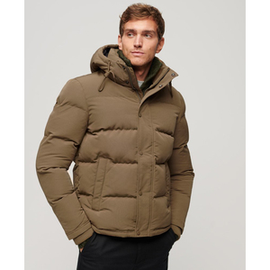 Chaqueta térmica premium para actividades al aire libre con relleno cálido, flujo de aire, comodidad, forma duradera y para la temporada fría. - Product Image 1