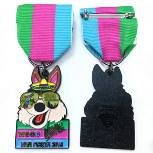 Medalla de la San Antonio Fiesta Viva. Metal de calidad, esmalte brillante, detalles finos. Con cinta. Gran recuerdo y regalo para los amantes de la Fiesta. - Product Image 1