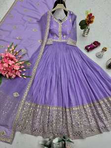 NUEVA Colección de Salwar Kameez Modernos de Seda Crujiente de Diseño REAL MODELLING para Fiestas y Bodas, Reversible para Todas las Temporadas - Product Image 3