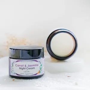 Productos Esenciales para el Tratamiento Facial de Piel Normal/Combinada - Product Image 1